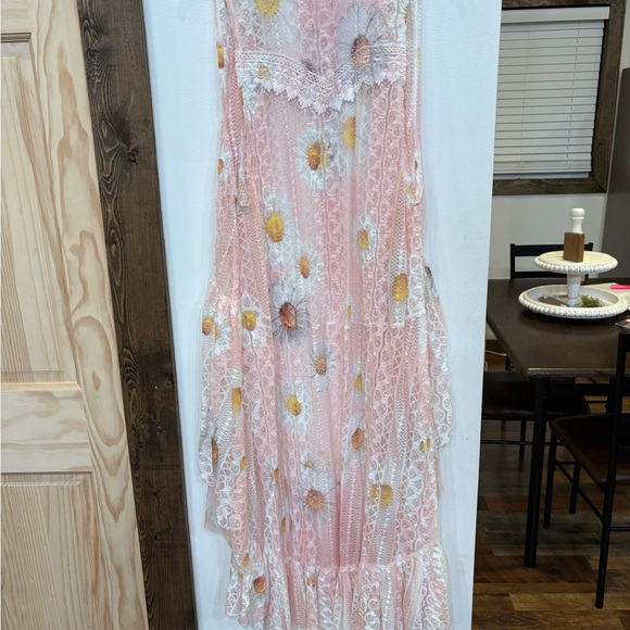 Floral Lace Trim Sleeveless Top - Picture 4 of 4